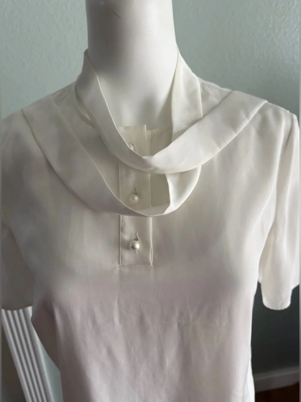CHANEL Uniform ivory Blouse Shirt Tie Bow Pearl Buttons Polyester 38/6 - Picture 8 of 16
